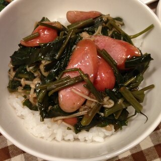 空芯菜とウインナーのあんかけ丼